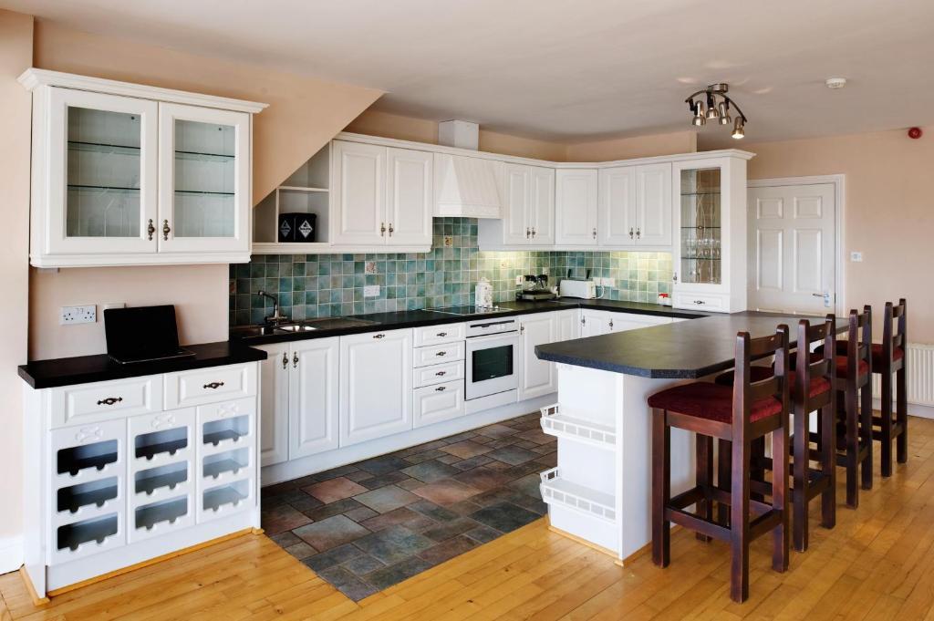 Lehinch Lodge Lahinch Esterno foto